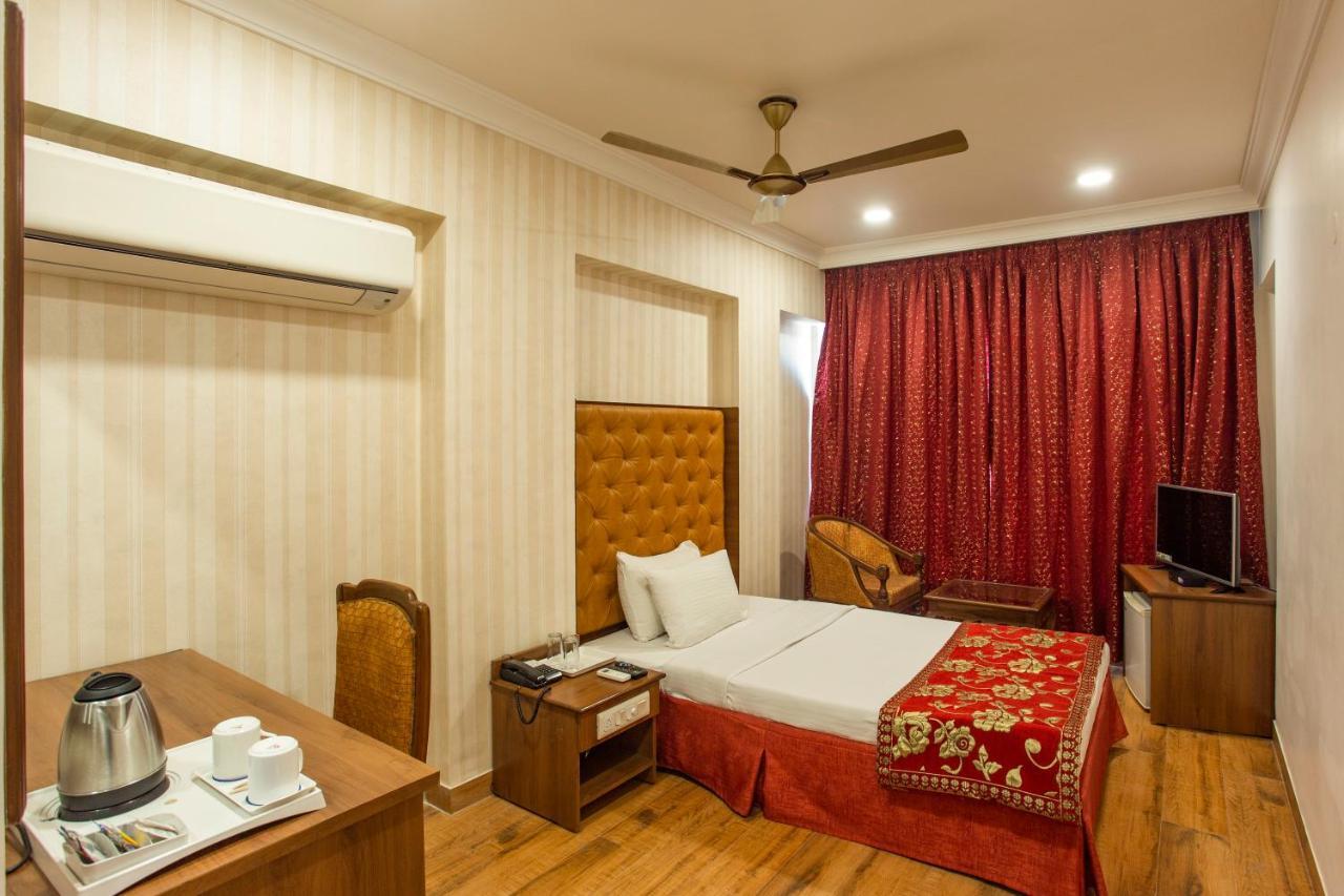 The Grand Regency Hotel Rajkot Exterior foto