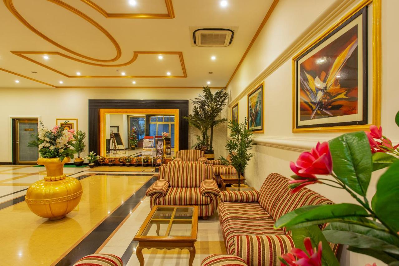 The Grand Regency Hotel Rajkot Exterior foto