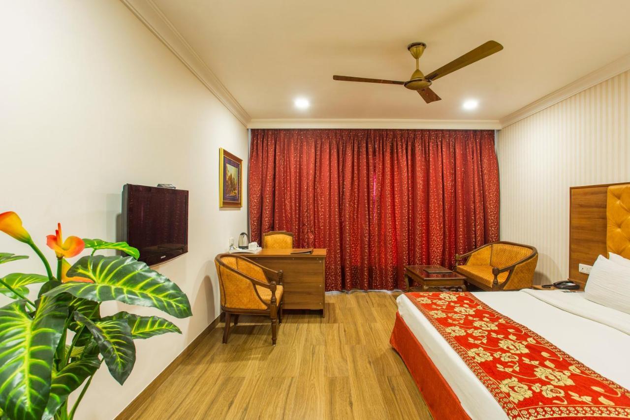 The Grand Regency Hotel Rajkot Exterior foto