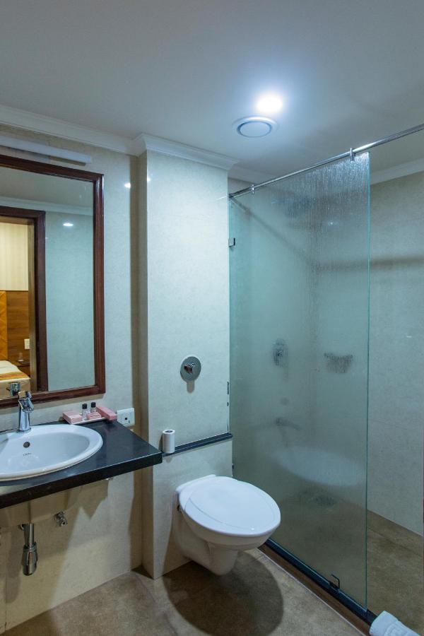 The Grand Regency Hotel Rajkot Exterior foto