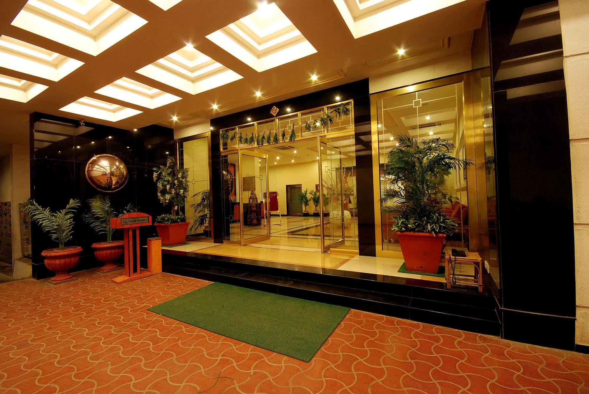 The Grand Regency Hotel Rajkot Exterior foto