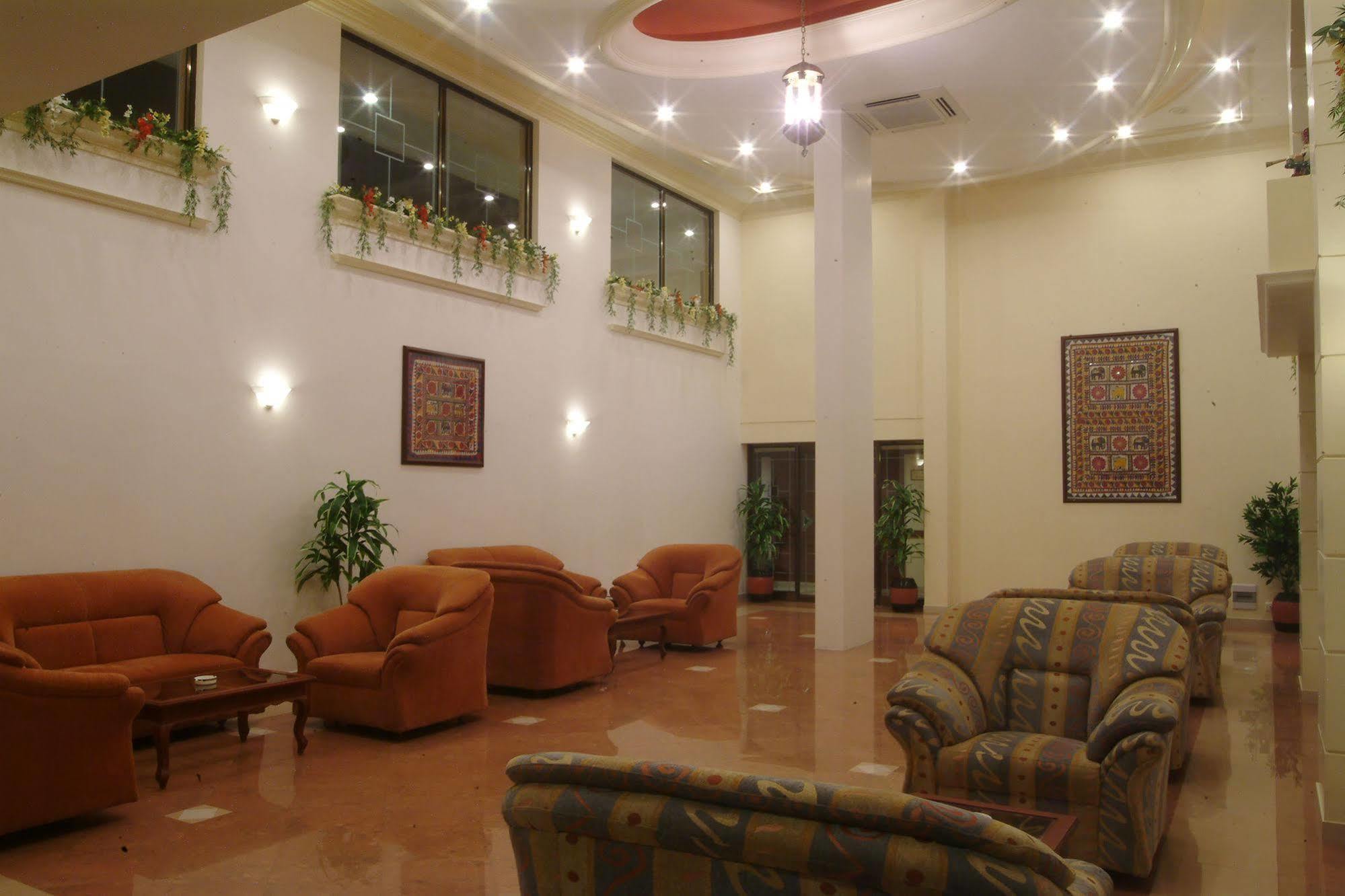 The Grand Regency Hotel Rajkot Exterior foto