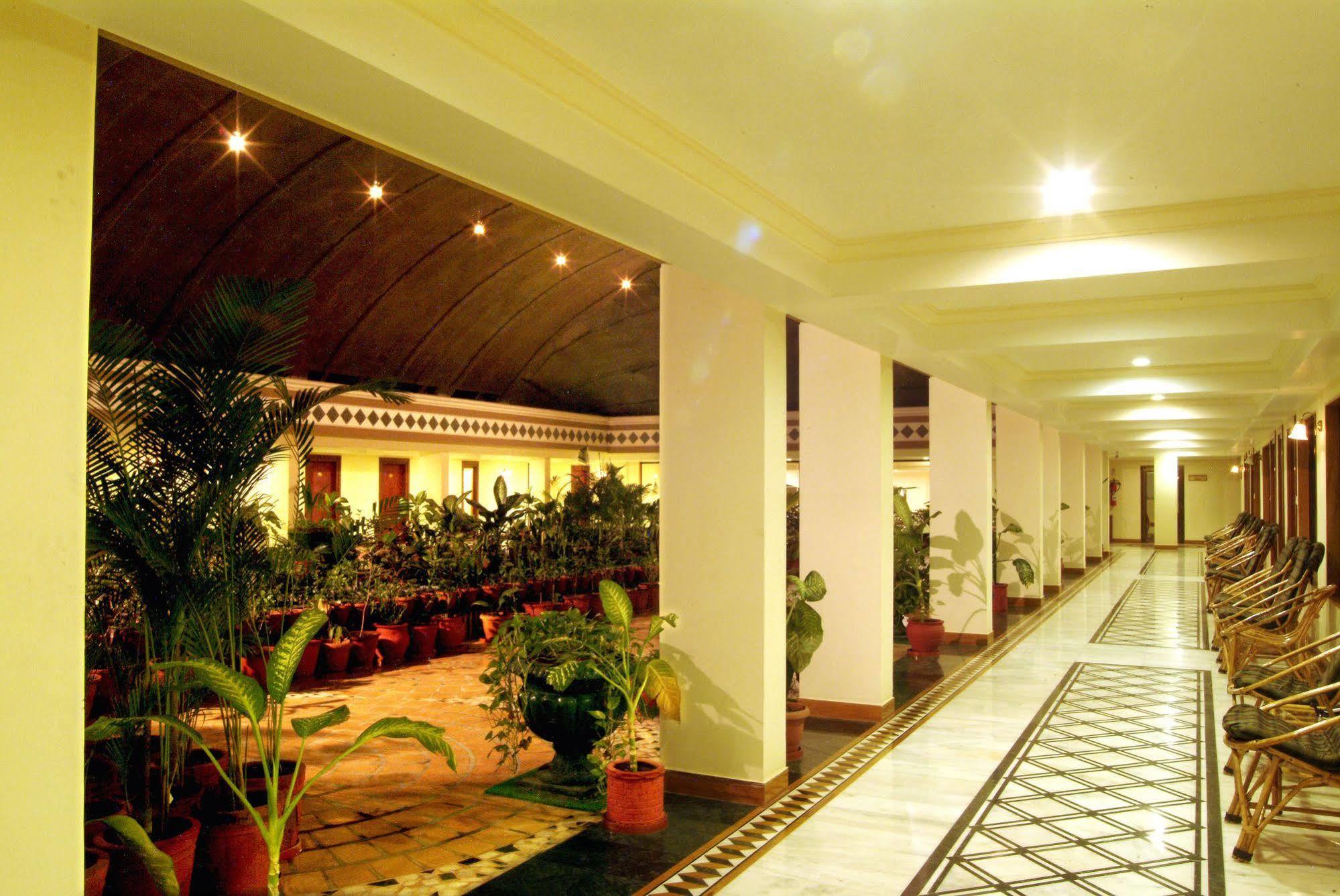 The Grand Regency Hotel Rajkot Exterior foto