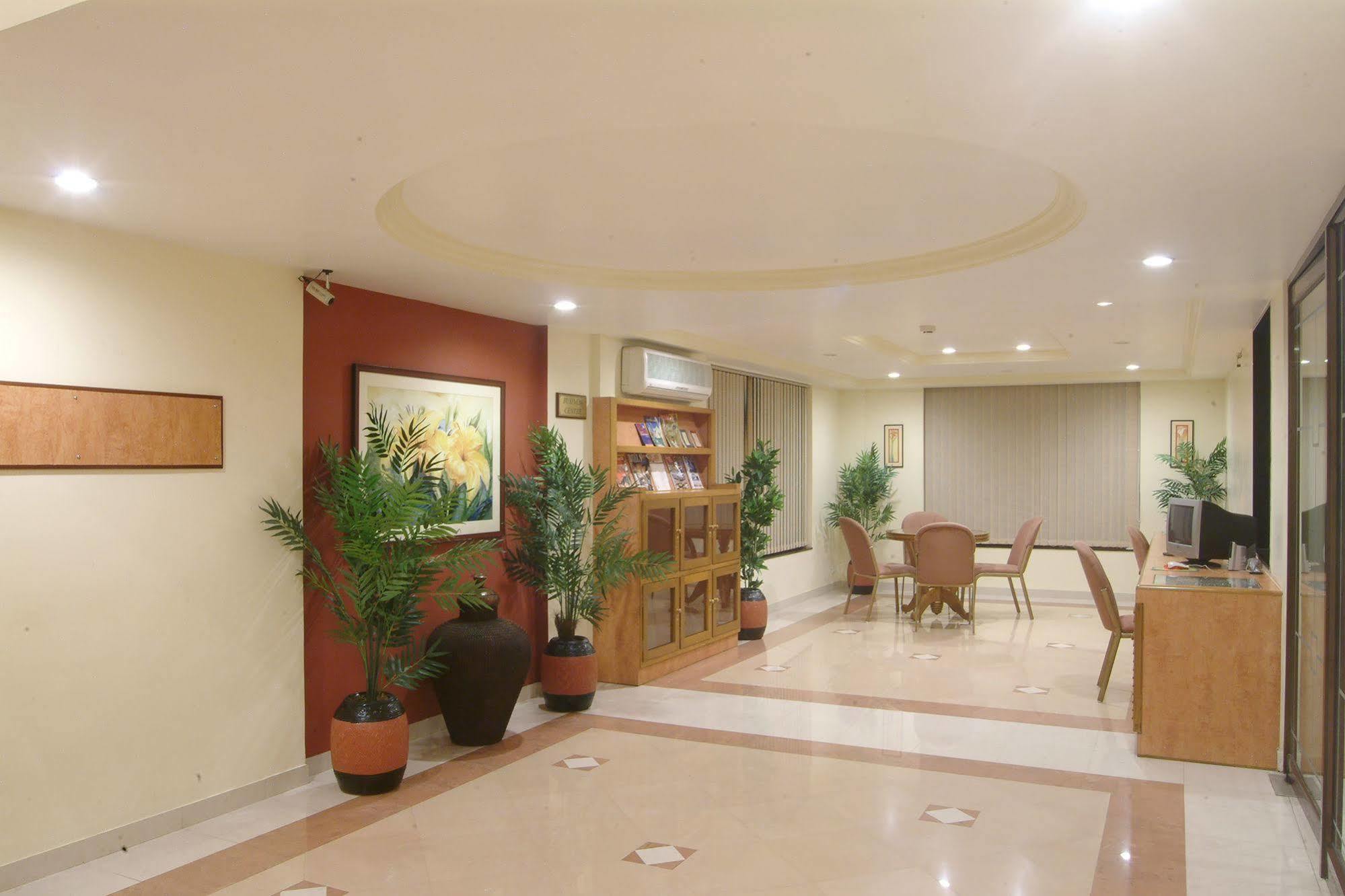 The Grand Regency Hotel Rajkot Exterior foto